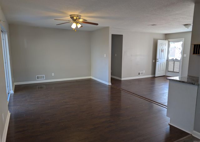 108 Cloverdale, Searcy, AR 72143