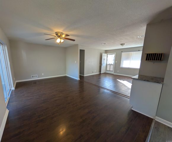 108 Cloverdale, Searcy, AR 72143