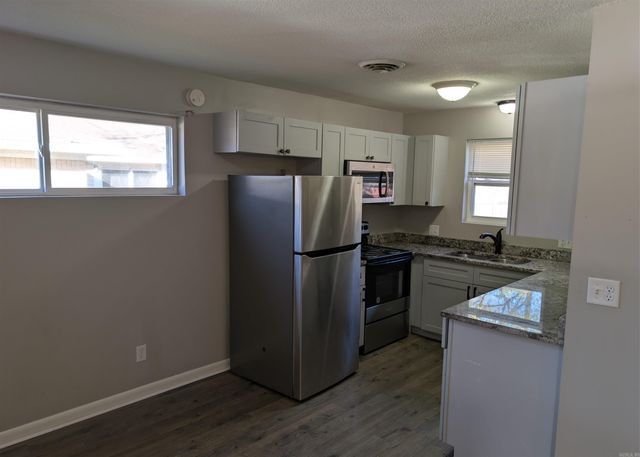 108 Cloverdale, Searcy, AR 72143