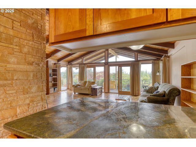 21400 Nw WATSON Rd, Scappoose, OR 97056