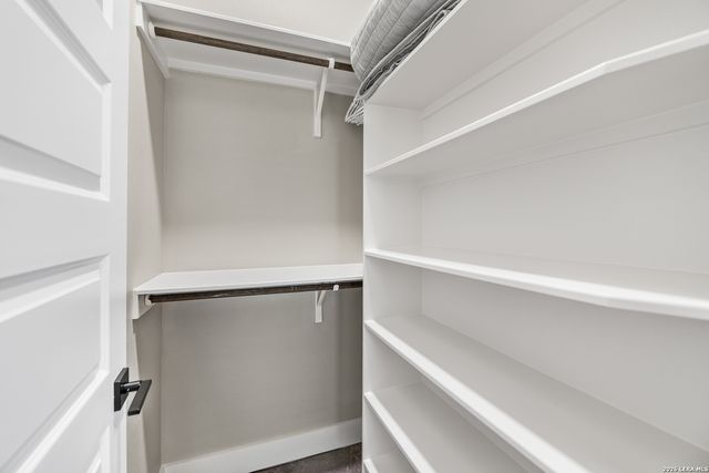 104 Juniper Ln, Boerne, TX 78006