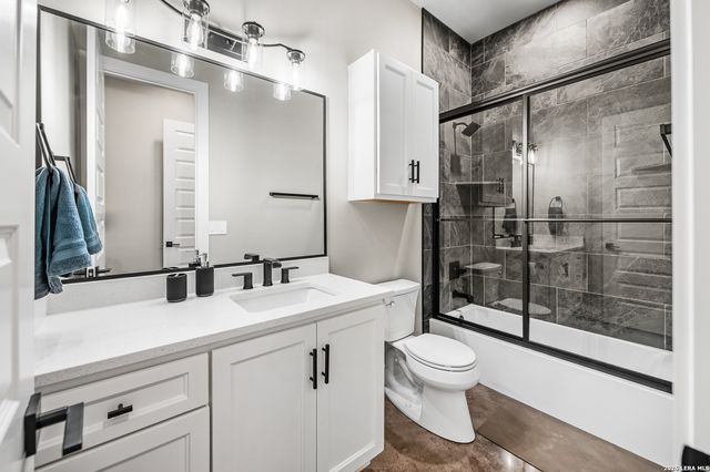 104 Juniper Ln, Boerne, TX 78006