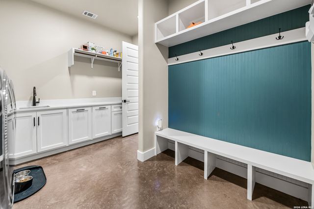 104 Juniper Ln, Boerne, TX 78006