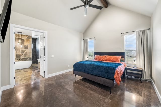 104 Juniper Ln, Boerne, TX 78006