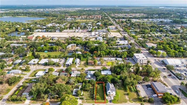 3010 Coco AVE, Naples, FL 34112