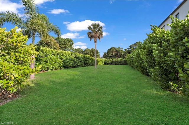 3010 Coco AVE, Naples, FL 34112