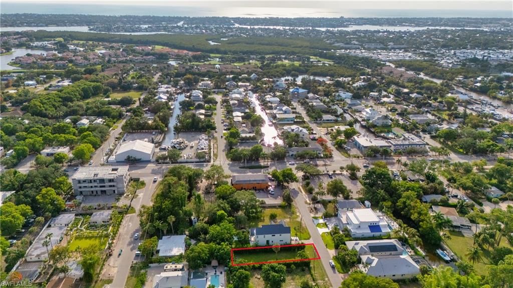 3010 Coco AVE, Naples, FL 34112