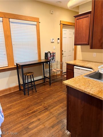 11433 Ashbury Avenue 12, Cleveland, OH 44106