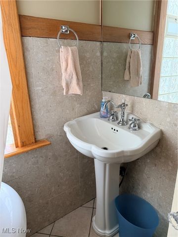 11433 Ashbury Avenue 12, Cleveland, OH 44106