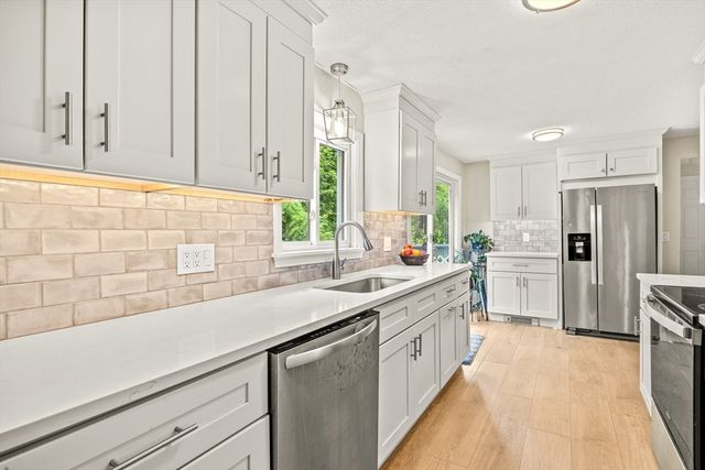 51 Westbrook Rd, South Hadley, MA 01075