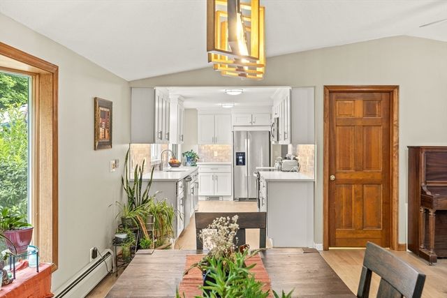 51 Westbrook Rd, South Hadley, MA 01075