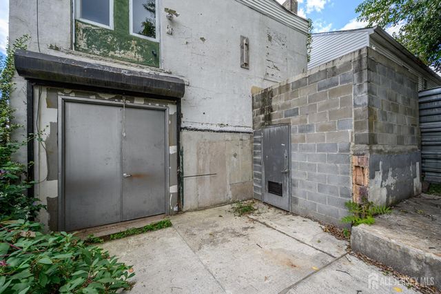 172 Lyon Street, Paterson, NJ 07524