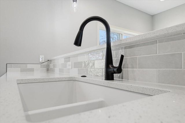 2403 N BROADWAY Street, Council Bluffs, IA 51503