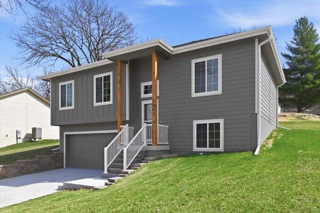 2403 N BROADWAY Street, Council Bluffs, IA 51503