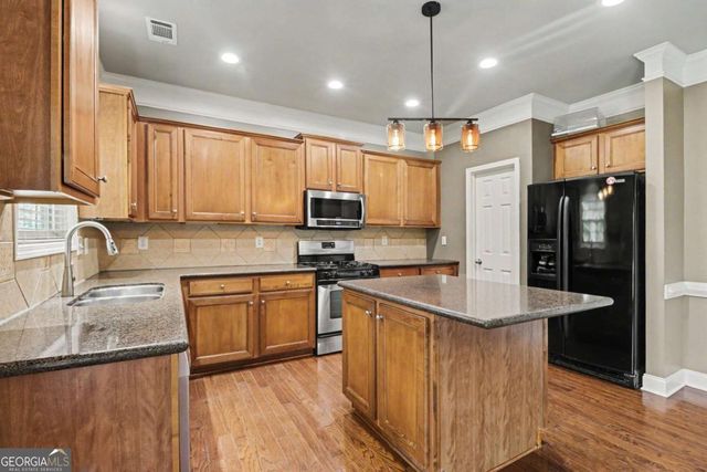 810 Sapphire Lane, Sugar Hill, GA 30518