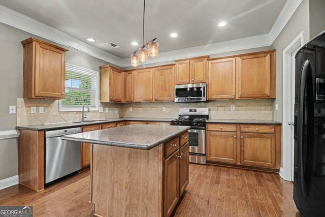 810 Sapphire Lane, Sugar Hill, GA 30518
