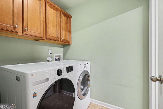 810 Sapphire Lane, Sugar Hill, GA 30518