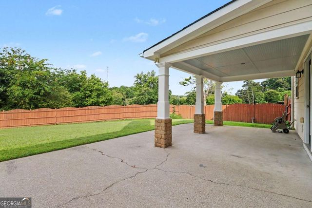 810 Sapphire Lane, Sugar Hill, GA 30518