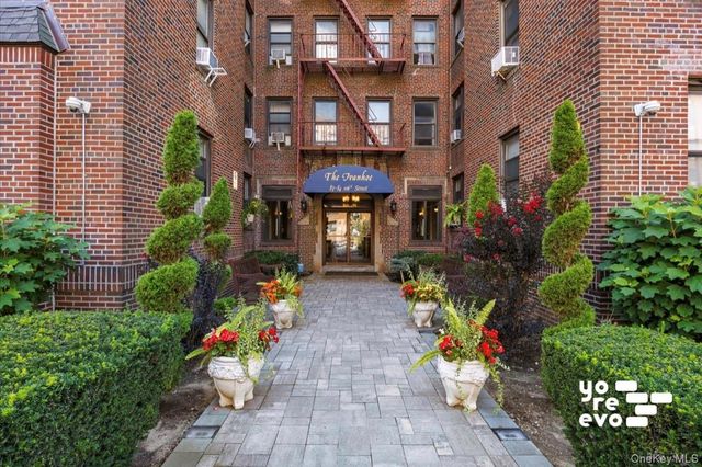 83-84 116th Street 4A, Richmond Hill, NY 11418