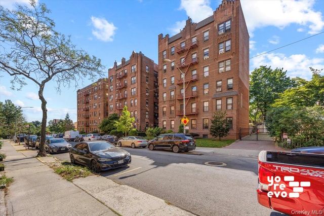 83-84 116th Street 4A, Richmond Hill, NY 11418