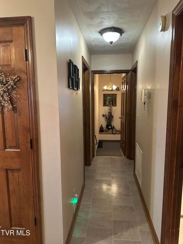 1456 Osbornes Gap Road, Clintwood, VA 24228