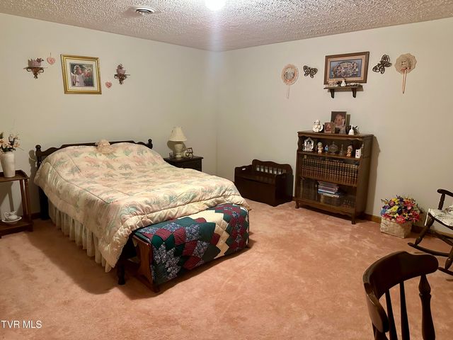 1456 Osbornes Gap Road, Clintwood, VA 24228