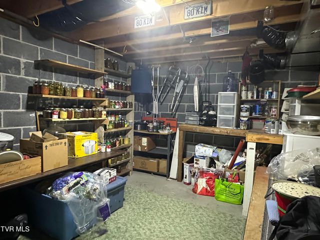 1456 Osbornes Gap Road, Clintwood, VA 24228