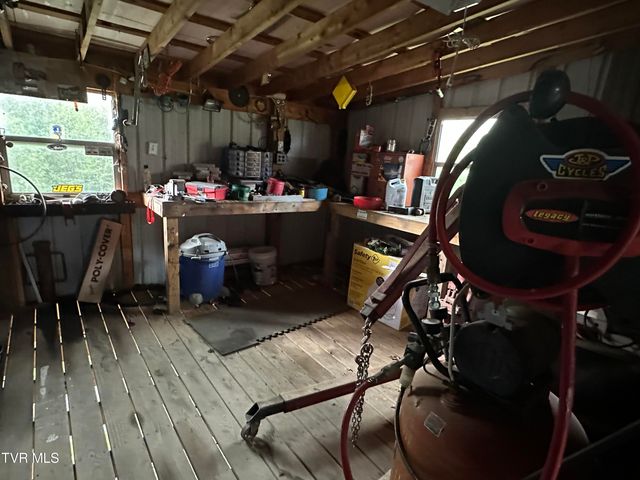 1456 Osbornes Gap Road, Clintwood, VA 24228