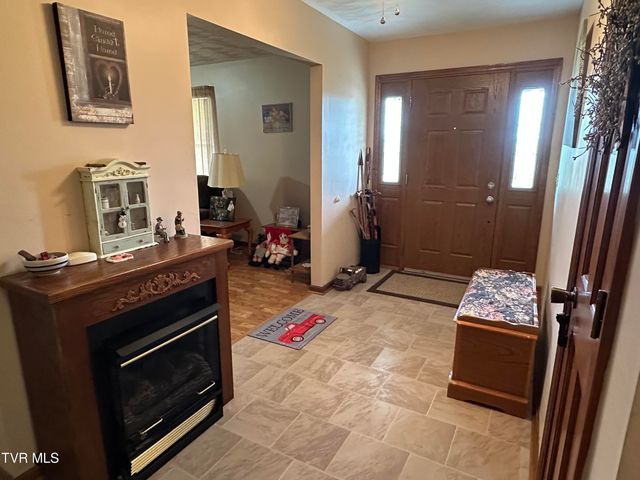 1456 Osbornes Gap Road, Clintwood, VA 24228