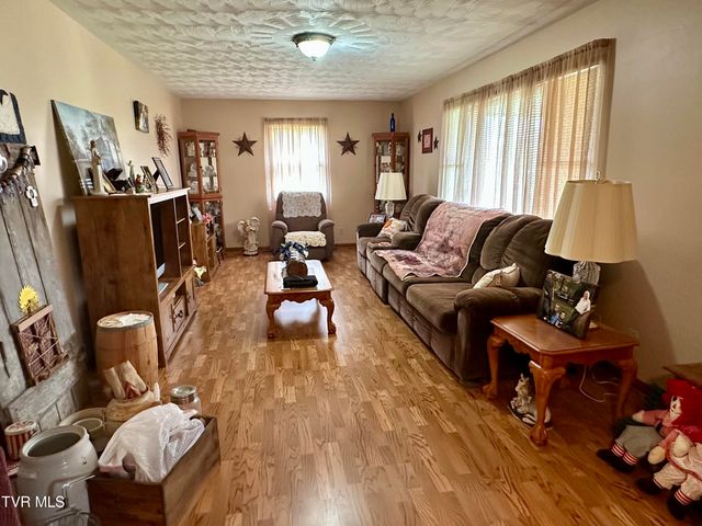 1456 Osbornes Gap Road, Clintwood, VA 24228