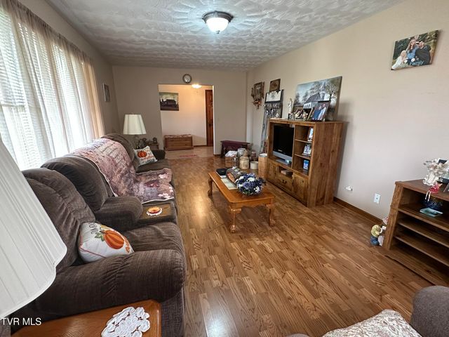 1456 Osbornes Gap Road, Clintwood, VA 24228