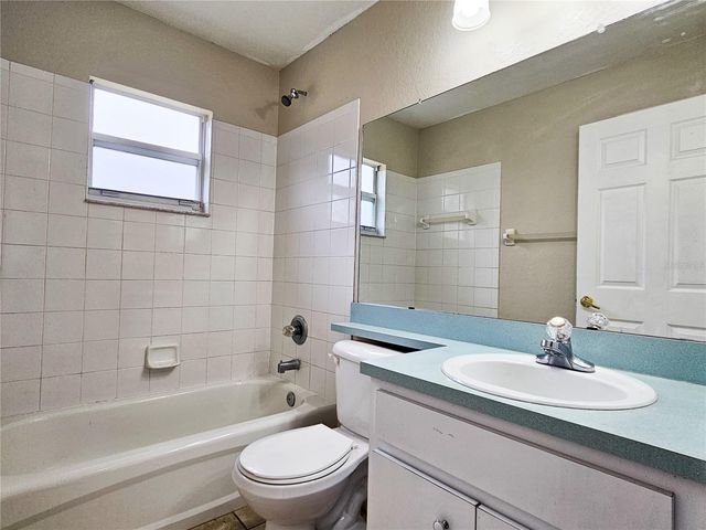 5260 ENGLISH DRIVE, Lakeland, FL 33812