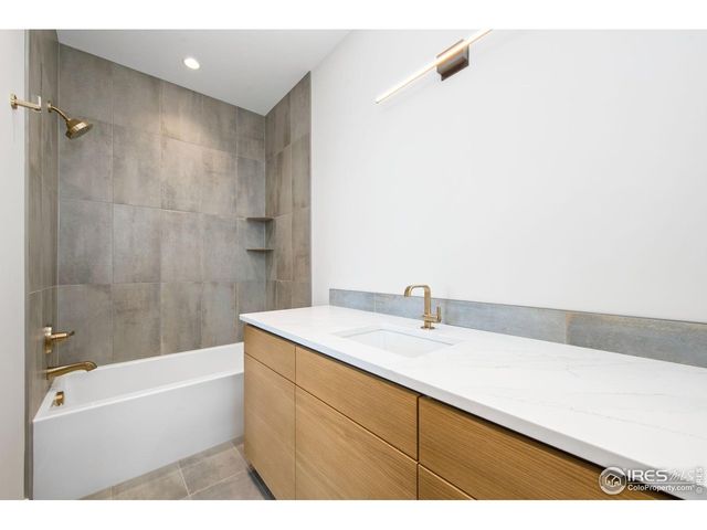 205 E 6th St 400, Loveland, CO 80537