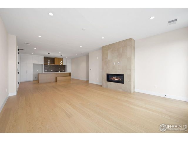 205 E 6th St 400, Loveland, CO 80537