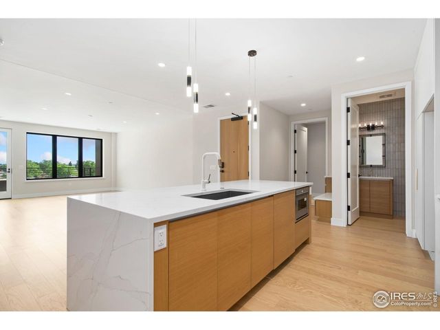 205 E 6th St 400, Loveland, CO 80537