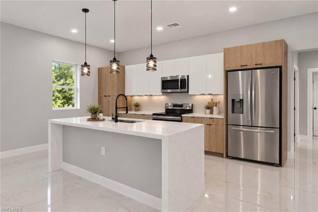 525 Genesee AVE S, LEHIGH ACRES, FL 33974 — photo 2