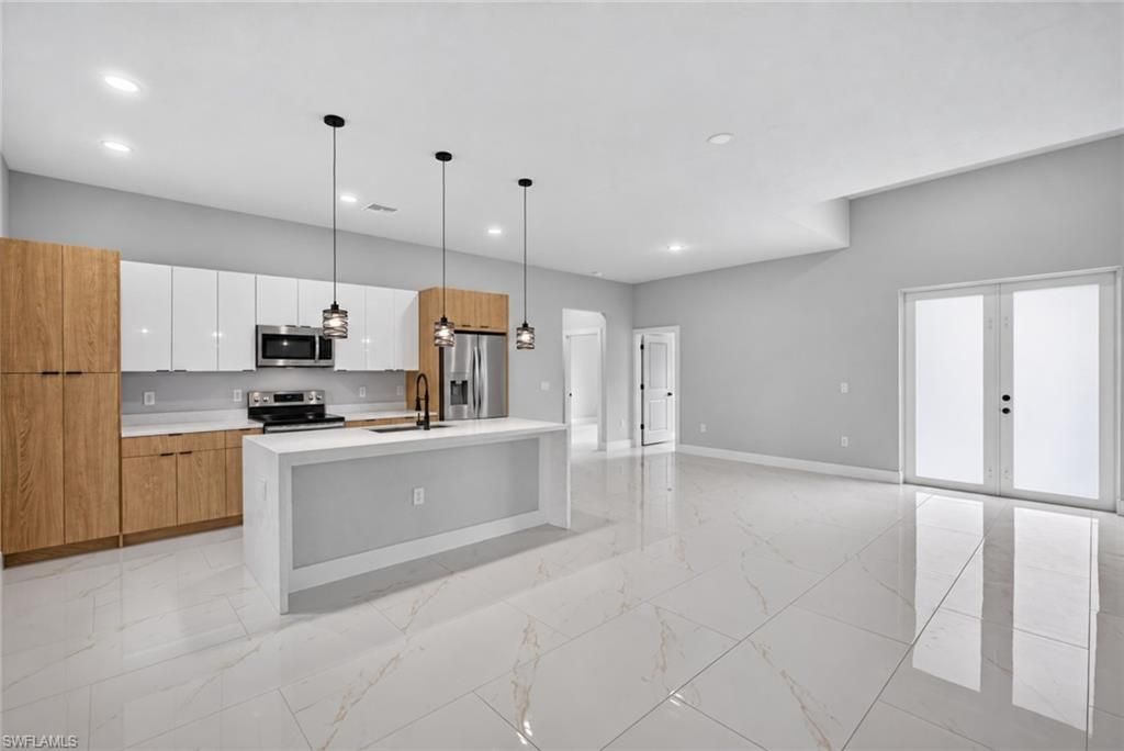 525 Genesee AVE S, LEHIGH ACRES, FL 33974 — photo 3
