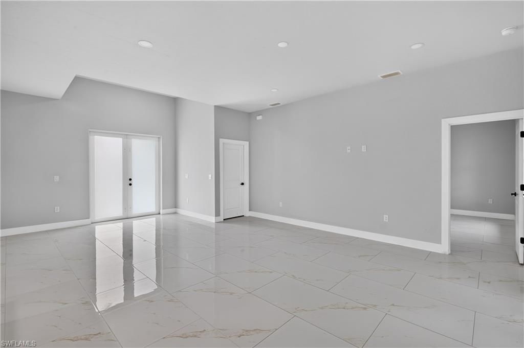 525 Genesee AVE S, LEHIGH ACRES, FL 33974 — photo 4
