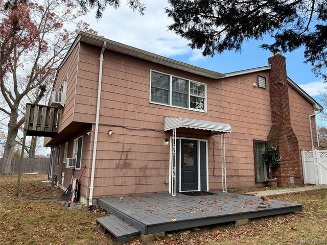28 Urban Drive, Selden, NY 11784