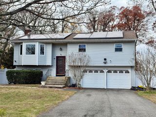28 Urban Drive, Selden, NY 11784