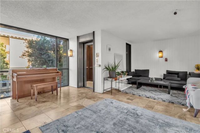 525 S Ardmore 253, Los Angeles, CA 90020