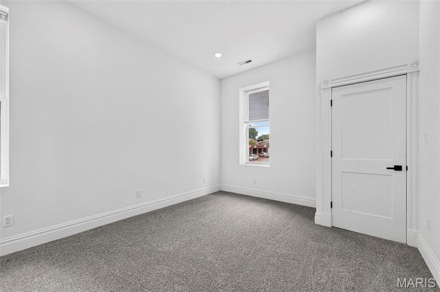 6827 Minnesota Avenue, St Louis, MO 63111