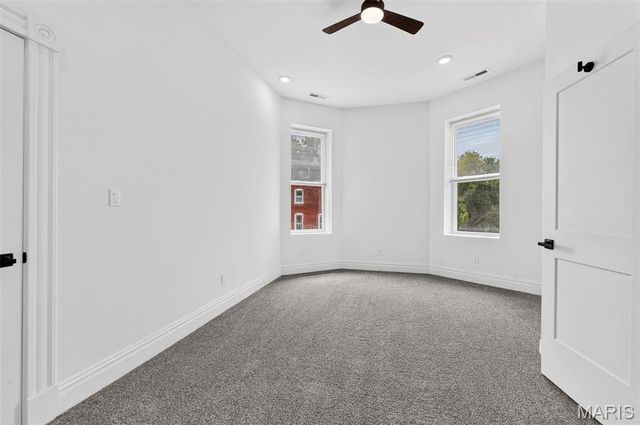 6827 Minnesota Avenue, St Louis, MO 63111