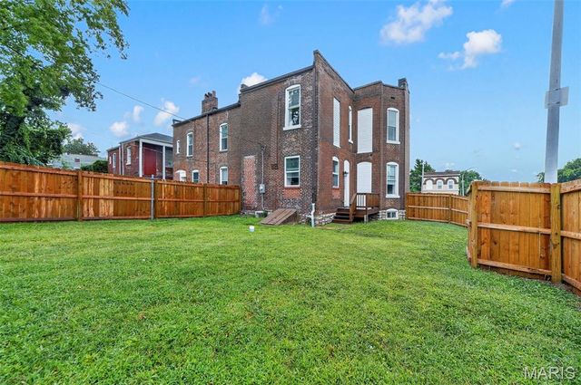 6827 Minnesota Avenue, St Louis, MO 63111