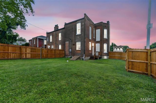 6827 Minnesota Avenue, St Louis, MO 63111