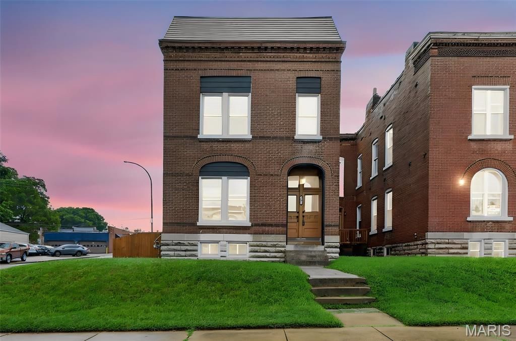 6827 Minnesota Avenue, St Louis, MO 63111