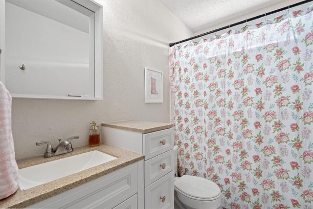 1308 Honeysuckle LN, Pflugerville, TX 78660