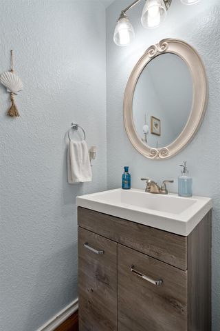 1308 Honeysuckle LN, Pflugerville, TX 78660