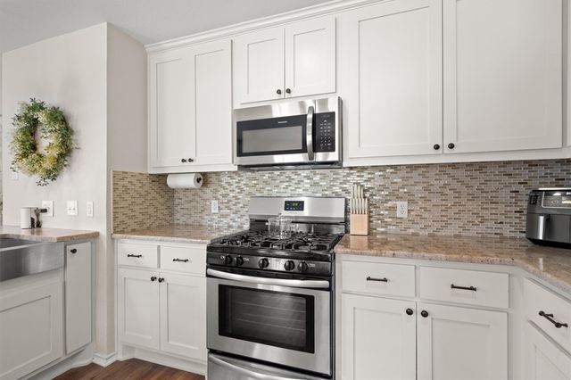 1308 Honeysuckle LN, Pflugerville, TX 78660