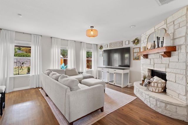 1308 Honeysuckle LN, Pflugerville, TX 78660